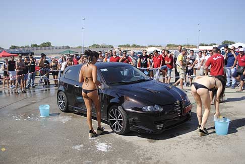Donne-Motori_Show Sexy Car Wash
