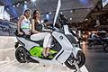 Sexy ragazze a bordo dello scooter BMW C evolution allEicma 2013