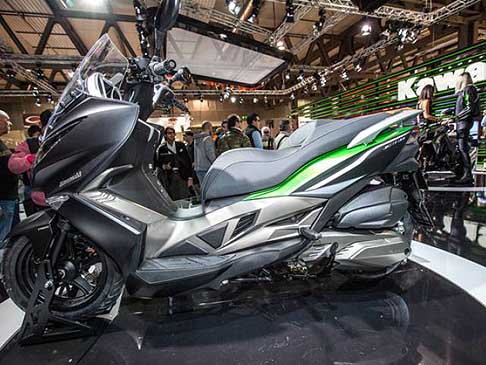 Kawasaki - Primo Scooter Kawasaki con il J300 allEICMA 2013