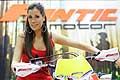 Hostess moto rally Fantic Motor allEicma 2014 al Esposizione Internazionale del Motociclo