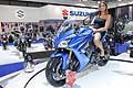 Suzuki GSX-S 1000 F e hostess su moto allEicma 2014 al Esposizione Internazionale del Motociclo