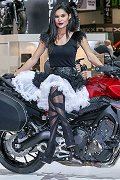 Yamaha Trecar e elegante hostess sexy allEicma 2014 di Milano il Salone del motociclo