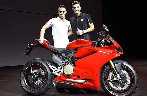 Ducati - Ducati 1299 Panigale S world premiere Eicma 2014 con Andrea Dovizioso e Andrea Iannone, grandi protagonisti del MotoGP 2014 pronti per partecipare alla prossima gara di Valencia il prossimo 9 novembre