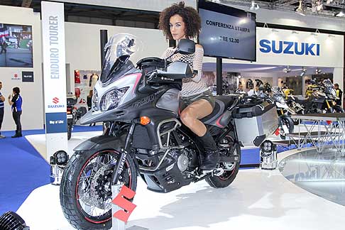Suzuki - Suzuki V-Strom 650 XT ABS, nuova interpretazione della Sport Adventure Tourer di media cilindrata