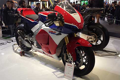 Moto Honda da strada - Honda RC213V S  realmente la MotoGP dei team privati portata su strada