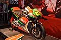 Moto da corsa Aprilia dellEicma 2016 il Salone Internazionale del Motociclo di Milano