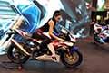 Honda CBR 1000RR-R Fireblade e Sexy ragazza allEicma 2021 di Milano