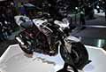Moto Kawasaki Z900 con ABS in esposizione all´Eicma 2021 di Milano