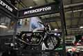 Moto Royal Enfield Interceptor sollevata in bella mostra all´Eicma di Milano 2021