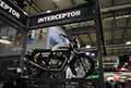 Moto Royal Enfield Interceptor sollevata in bella mostra allEicma di Milano 2021