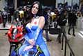 Hot Sexy Hostess Giorgia Pianta su moto Suzuki all´Eicma 2021 di Milano al Salone del Motociclo
