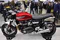 Moto Triumph Speed Twin che unisce un Modern Classic e una Roadster Sportiva all´Eicma 2021 di Milano