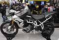 Motocicletta Triumph Tiger in esposizione al Salone del Motociclo di Milano allEicma 2021