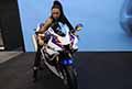 Moto Honda CBR Fireblade e sexy hostess all´Eicma 2021