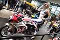 Moto Suzuki R-Gsx e sexy modella Nicole Licini allEicma 2021 di Milano Rho Fiera