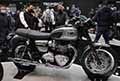 Motocicletta Triumph Bonneville T120 in bella mostra al Salone del Motociclo di Milano allEicma 2021