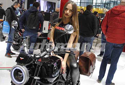 Eicma Ragazze