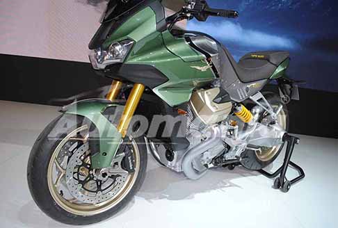 Moto Guzzi - bike Moto Guzzi V100 Mandello sport tourer ispirazione alla Bmw presentato all'Eicma 2021