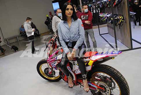 Eicma Ragazze