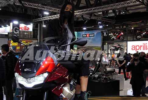 Eicma Ragazze