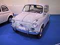 Macchina storica Fiat 600 bianca esposta allExpolevante di Bari 2009