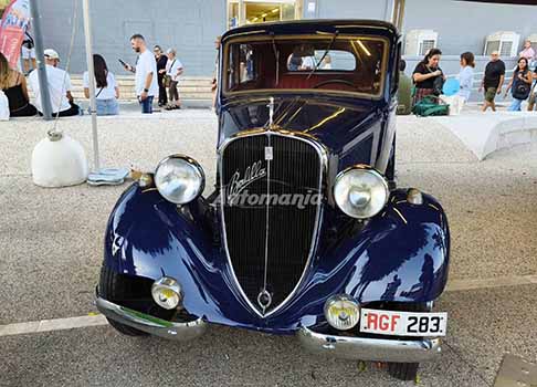 Fiat 508 Balilla delle Fiamme Gialle - La calandra della Fiat 508 Balilla del 1936 della Guardia di Finanza alla Fiera del Levante 2026 unisce eleganza vintage e storia istituzionale. Clicca sull�immagine per ingrandire i dettagli della griglia d�epoca. Guarda le Foto esclusive di Automania!