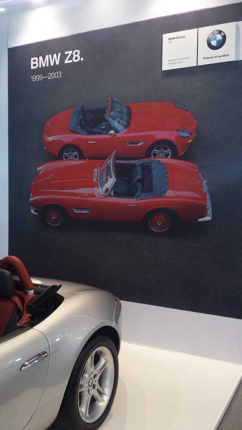 BMW - La BMW Z8 appare per la prima volta al Salone di Tokyo del 1997 sotto forma di concept car