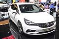 New Opel Astra confortevole e spaziosa al Salone Internazionale dellAutomobile di Francoforte 2015