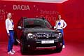 Dacia Duster e hostess al Salone di Francoforte 2015