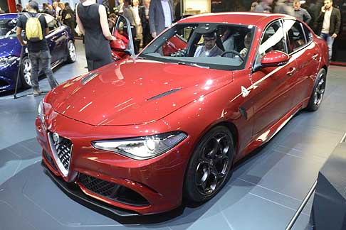Alfa Romeo - Alfa Romeo Giulia Quadrifoglio Verde massimo rispetto dell’ambiente con emissioni pari a 198 grammi di CO2 per km