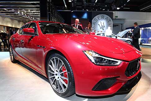 Maserati - Maserati Ghibli viene proposta a Francoforte in 2 nuovi allestimenti: GranLusso e GranSport (nella foto)