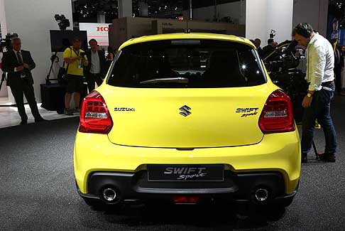 Suzuki - Su Swift Sport  presente un sistema di replica dello schermo dello smartphone (SLDA), compatibile con Bluetooth