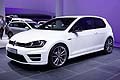 Volkswagen Golf R bianca al Salone Internazionale di Francoforte