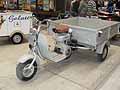 Piaggio Lambretta tre ruote con cassone. Moto depoca esclusiva Piaggio Lambretta per trasporto a tre ruote esposta a Fuoriserie 2011 presso la Fiera di Roma capitale