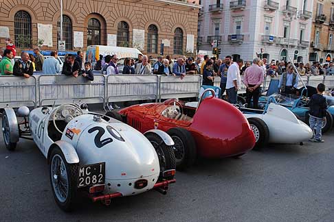 GP di Bari gara di regolarit - 4^ Rievocazione del Gran Premio di Bari: il 1 Maggio in piazza della Libert a Bari, ci sar lesposizione delle auto storiche nel Paddock