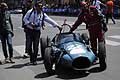 Monoposto Garage De La Rosa torna a spinta per una sospensione rotta con il pilota Baldassarre nella 4^ Rievocazione del Gran Premio di Bari