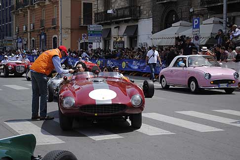 Corsa di regolarit - Serpentone finale con interviste a caldo alla 4^ Rievocazione del Gran Premio di Bari