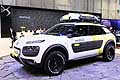 Citroen C4 Cactus adventure bianco nero all'Auto Show di Ginevra 2014