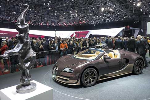 Bentley - La motorizzazione e la meccanica della Bugatti Veyron Grand Sport Vitesse Rembrandt  un omaggio al fratello del fondatore Ettore Bugatti, e importante scultore del secolo scorso.