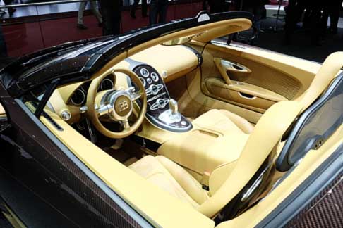 Bentley - Bugatti Veyron Grand Sport Vitesse Rembrandt offre ambiente completamente rivestito in pelle Cognac