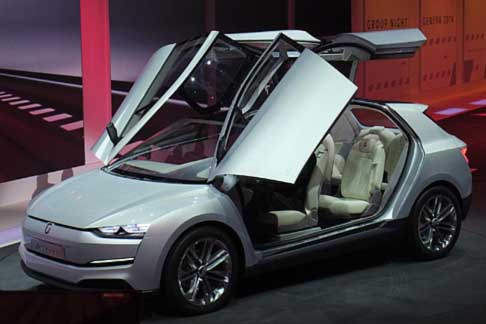 Italdesign Giugiaro - Dedicata alla mobilit metropolitana, Clipper offre appeal sportivo ed unanima ecologica, senza dimenticare la versatilit, garantita dalla piattaforma modulare MQB sviluppata da Volkswagen. 