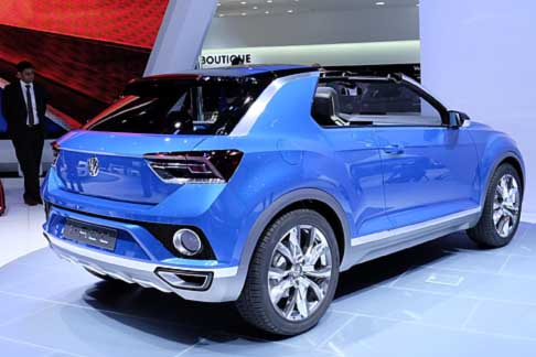 Volkswagen - Concepita per lavventura, la T-ROC  un veicolo a quattro posti con interni di nuova concezione.