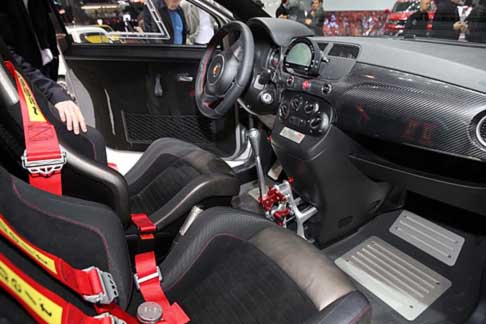 Abarth 695 biposto