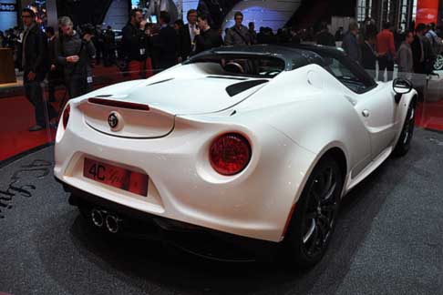 Alfa Romeo - Alfa Romeo 4C Targa esclusiva livrea Bianco Lucido Tristrato