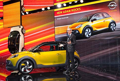 Opel  - ADAM ROCKS inaugura un nuovo segmento di mercato. E infatti il primo crossover tre porte lungo meno di 4,00 metri.