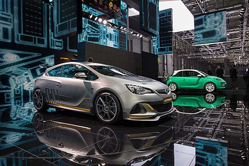 Opel  - Opel Astra OPC EXTREME propone un motore turbo 2 litri da oltre 300 CV, in grado di esprimere sportivit senza compromessi.