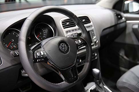 Volkswagen CrossPolo 2014