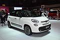 Fiat 500L black & white al Ginevra Motor Show 2013