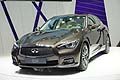 Auto Infiniti Q50 anteriore al Ginevra Motor Show 2013