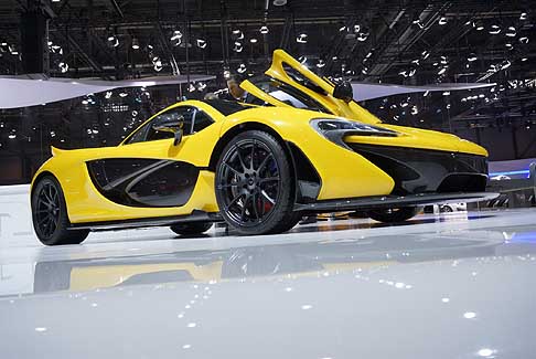 McLaren - Hypercar McLaren P1 stupisce al Salone di Ginevra 2013